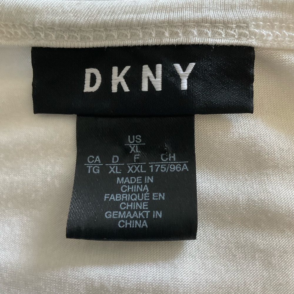 DKNY off white chic t-shirt with half pleated back